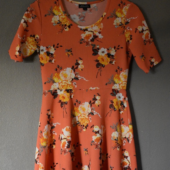 🧡Pretty Summertime Floral Dress - Picture 4 of 7